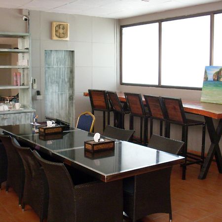 The Taksim Patong Beach Hotel Екстериор снимка