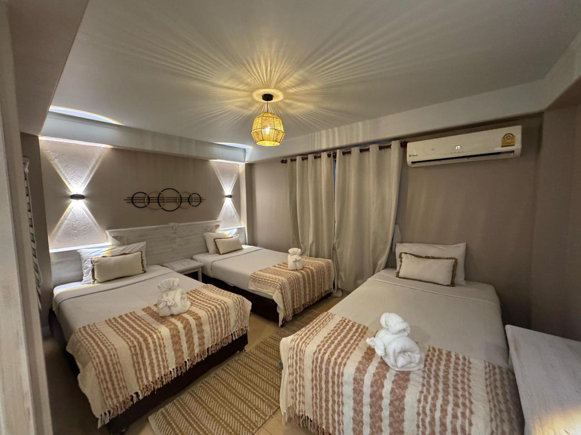 The Taksim Patong Beach Hotel Екстериор снимка