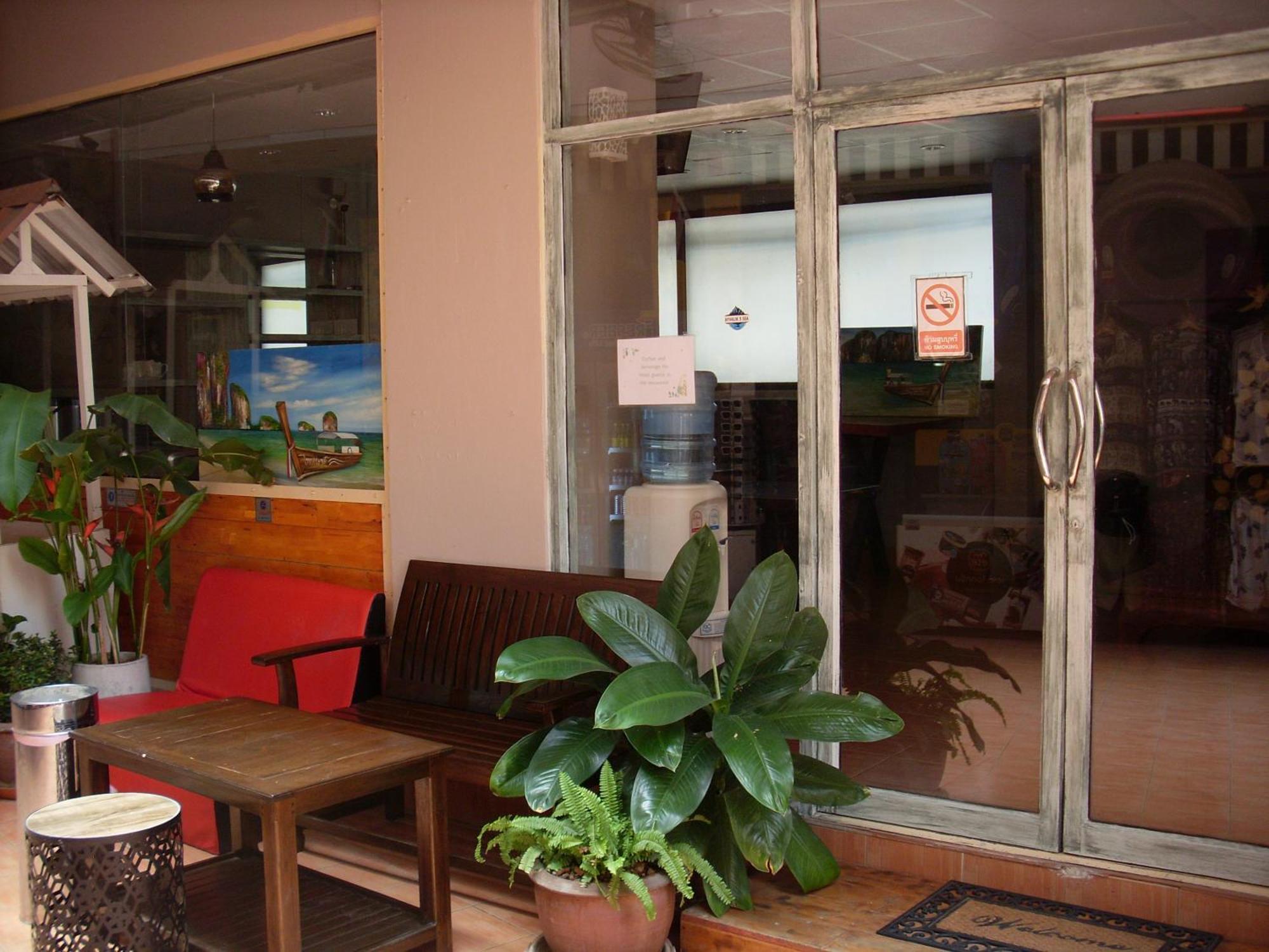 The Taksim Patong Beach Hotel Екстериор снимка